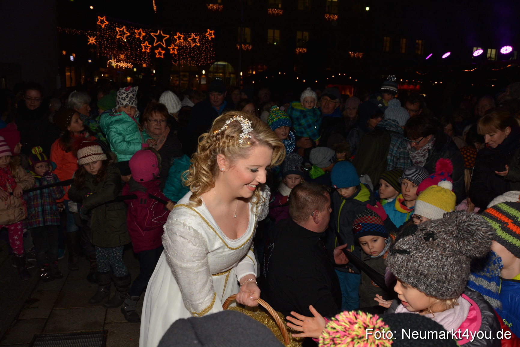 Weihnachtsmarkt Neumarkt 261115 0054