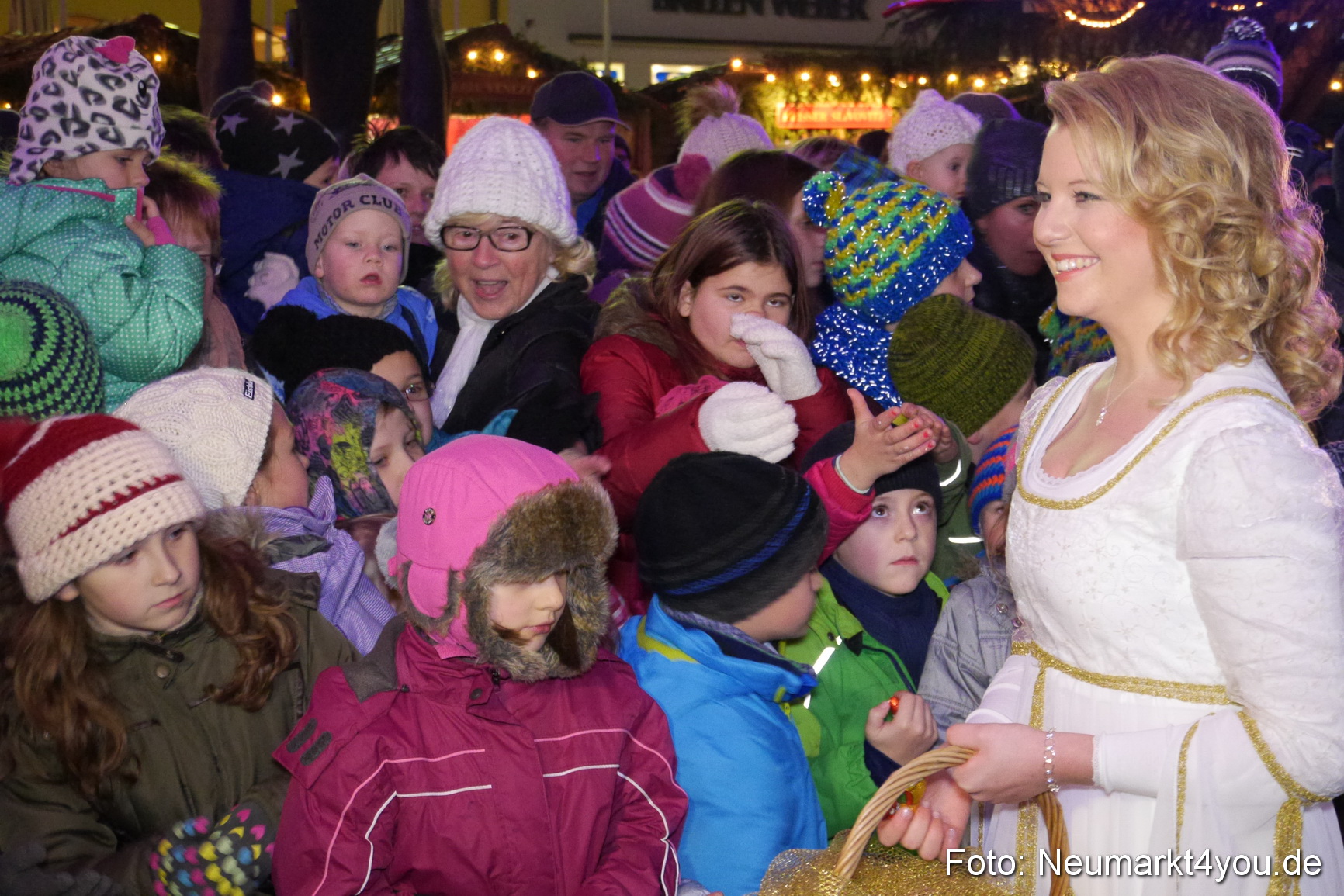 Weihnachtsmarkt Neumarkt 261115 0057