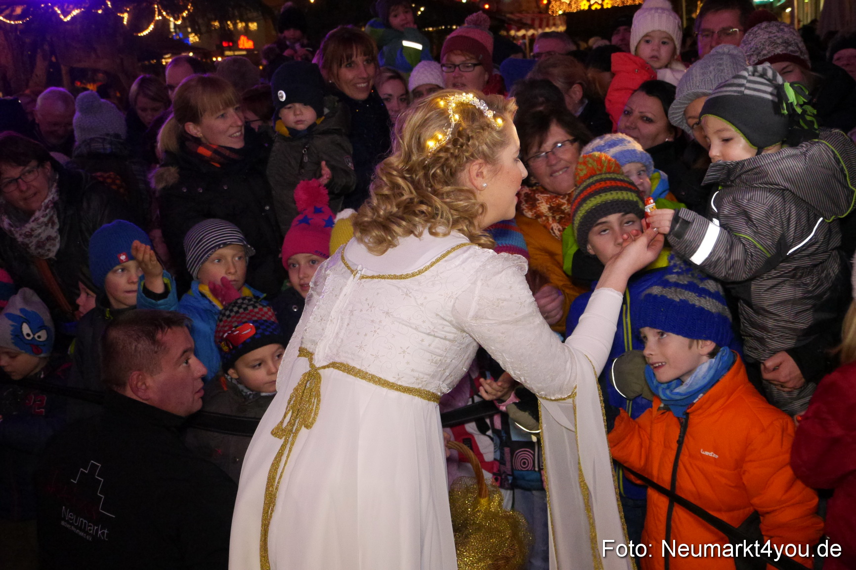 Weihnachtsmarkt Neumarkt 261115 0060