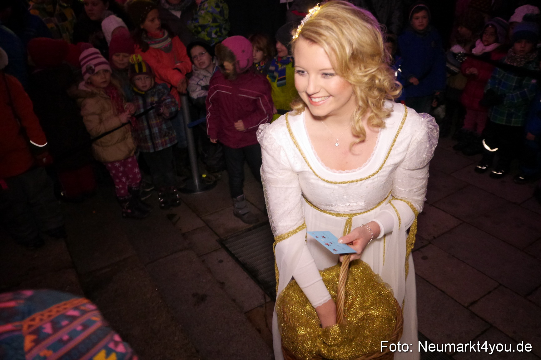 Weihnachtsmarkt Neumarkt 261115 0064