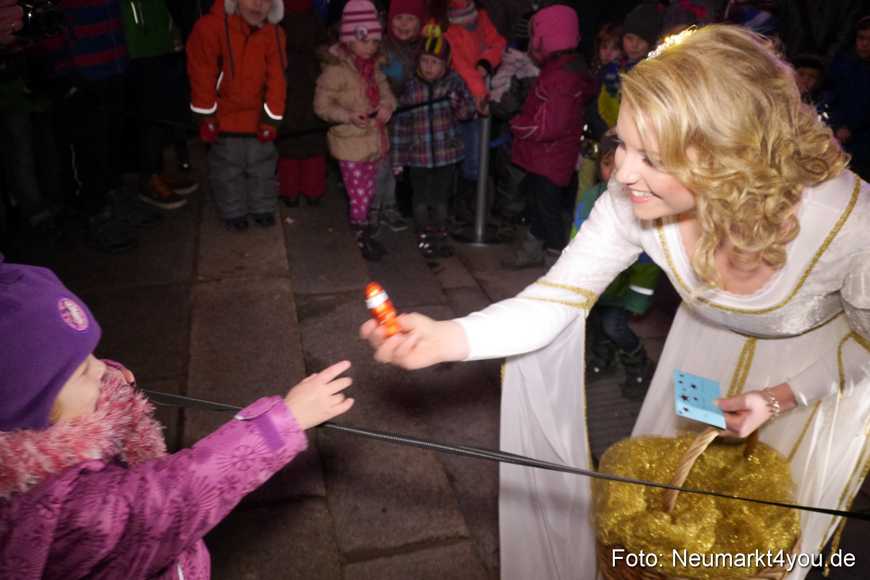 Weihnachtsmarkt Neumarkt 261115 0065