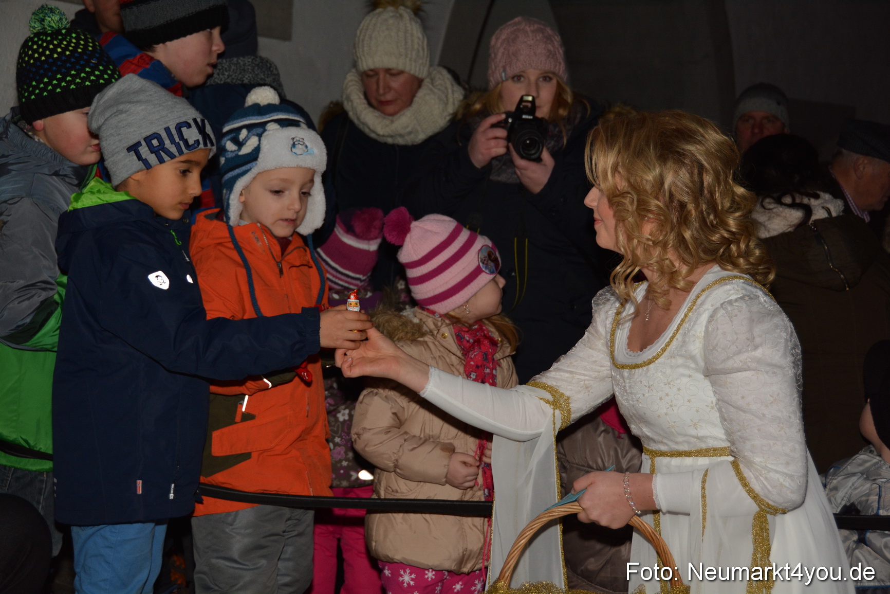 Weihnachtsmarkt Neumarkt 261115 0067