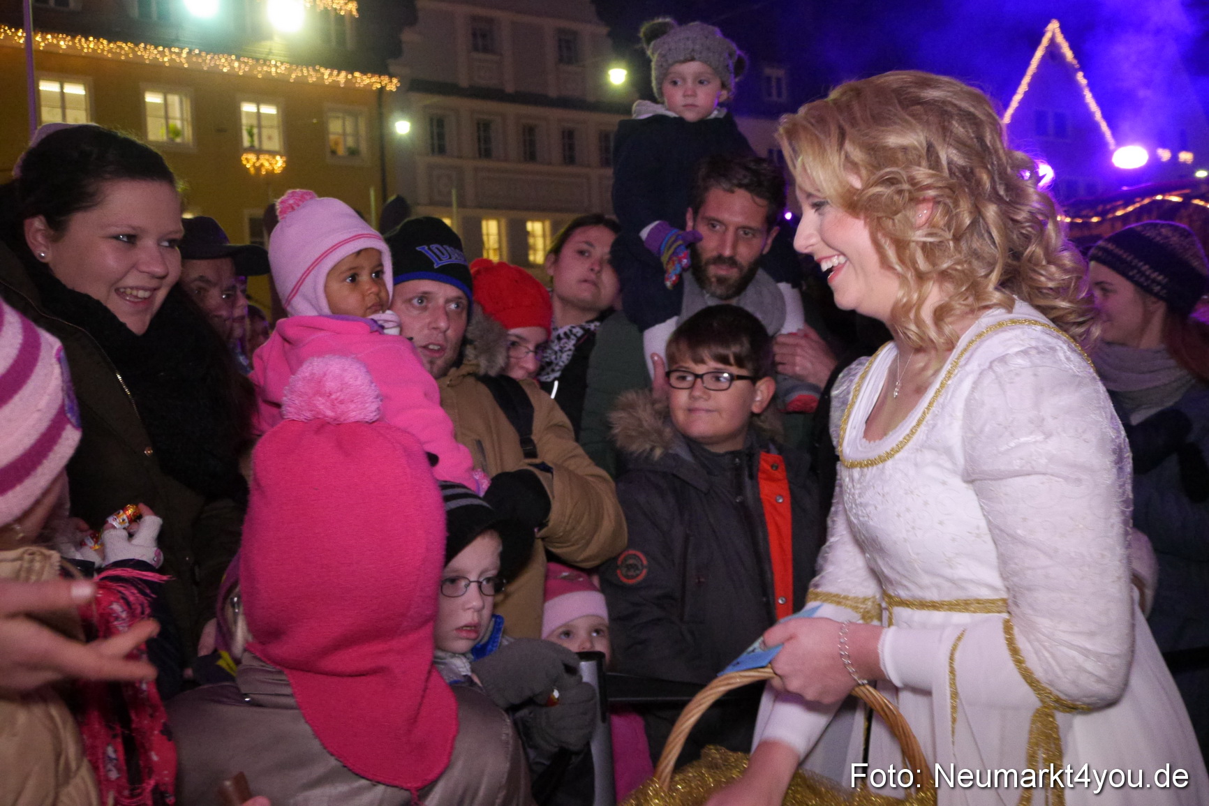 Weihnachtsmarkt Neumarkt 261115 0068