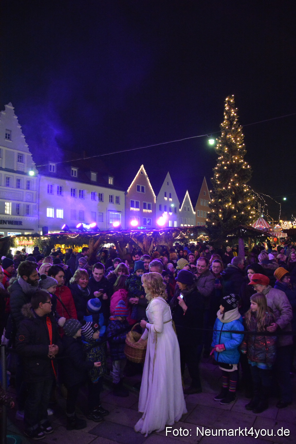 Weihnachtsmarkt Neumarkt 261115 0073