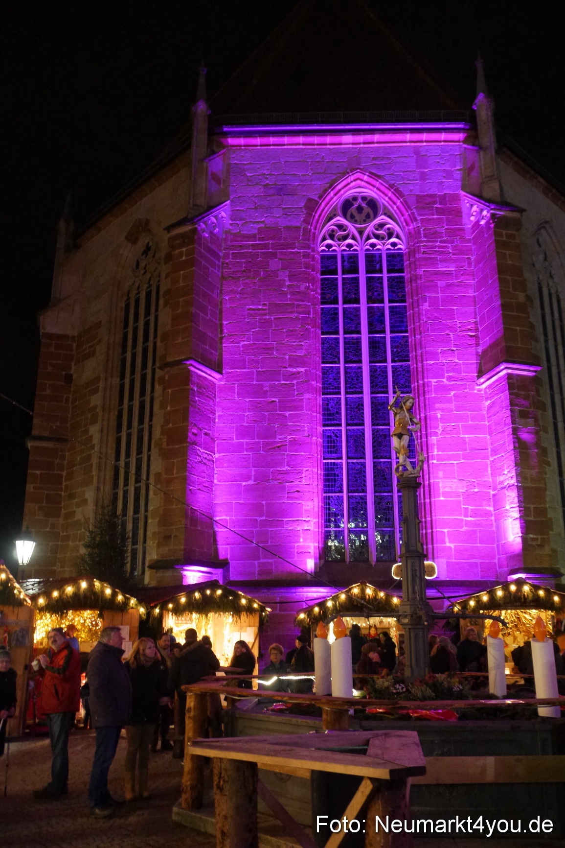 Weihnachtsmarkt Neumarkt 261115 0075