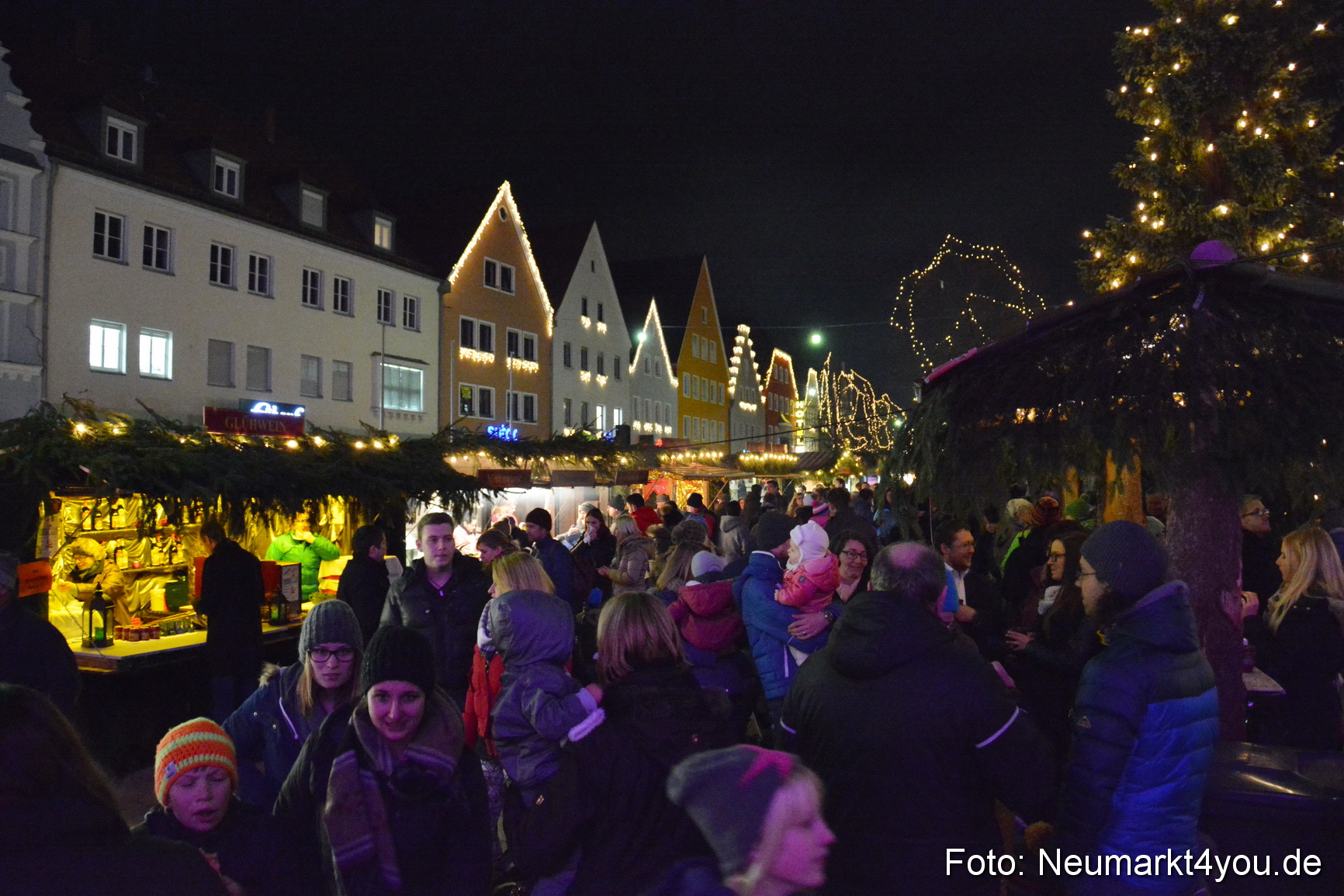 Weihnachtsmarkt Neumarkt 261115 0080