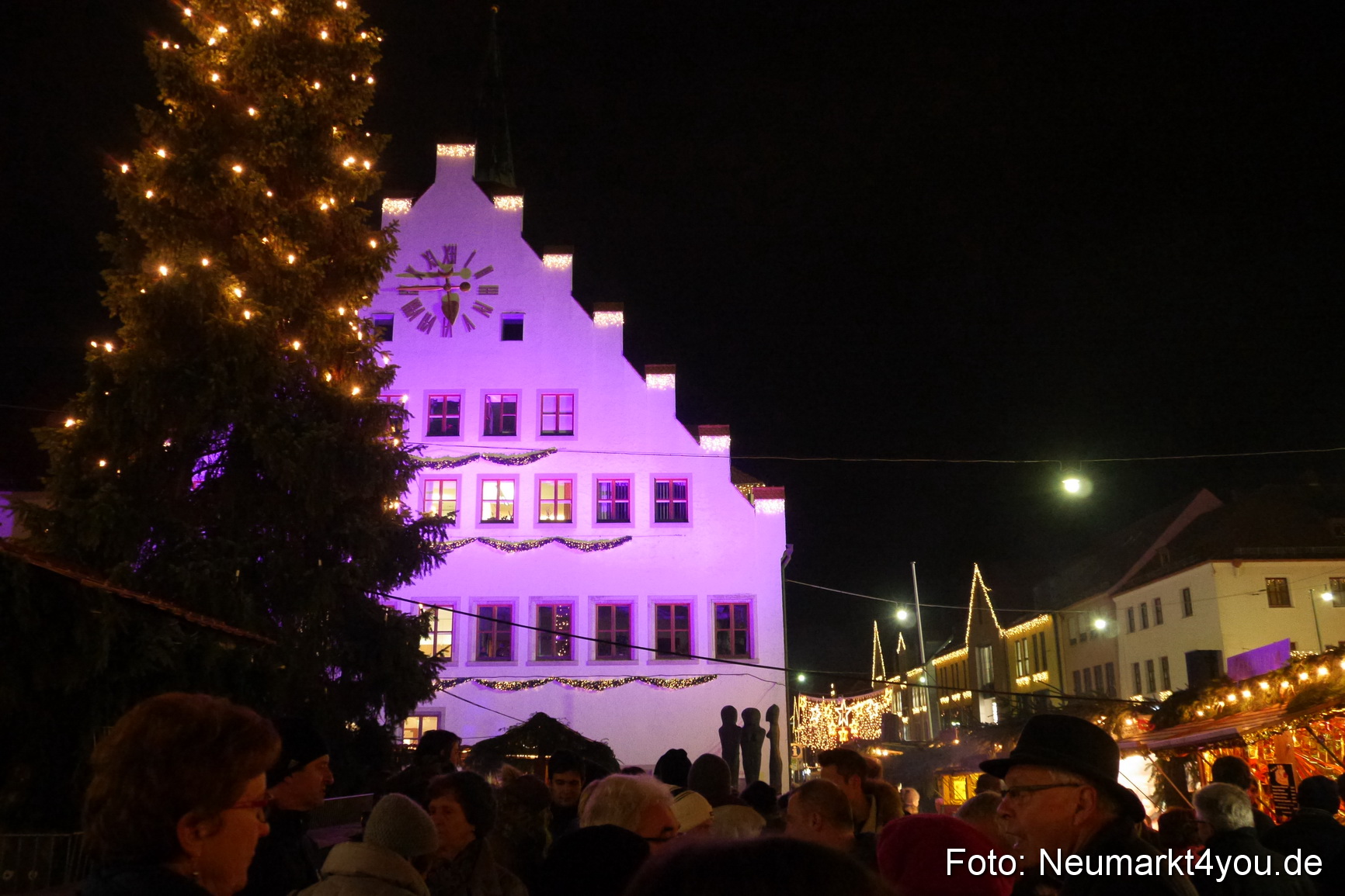 Weihnachtsmarkt Neumarkt 261115 0081