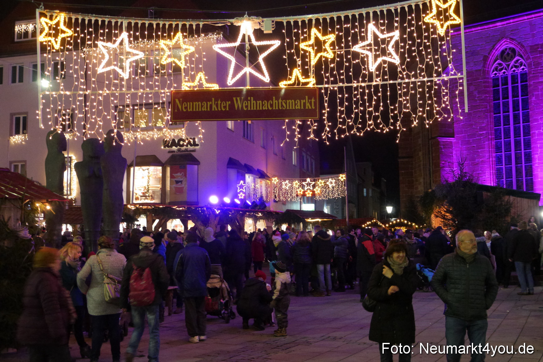 Weihnachtsmarkt Neumarkt 261115 0086