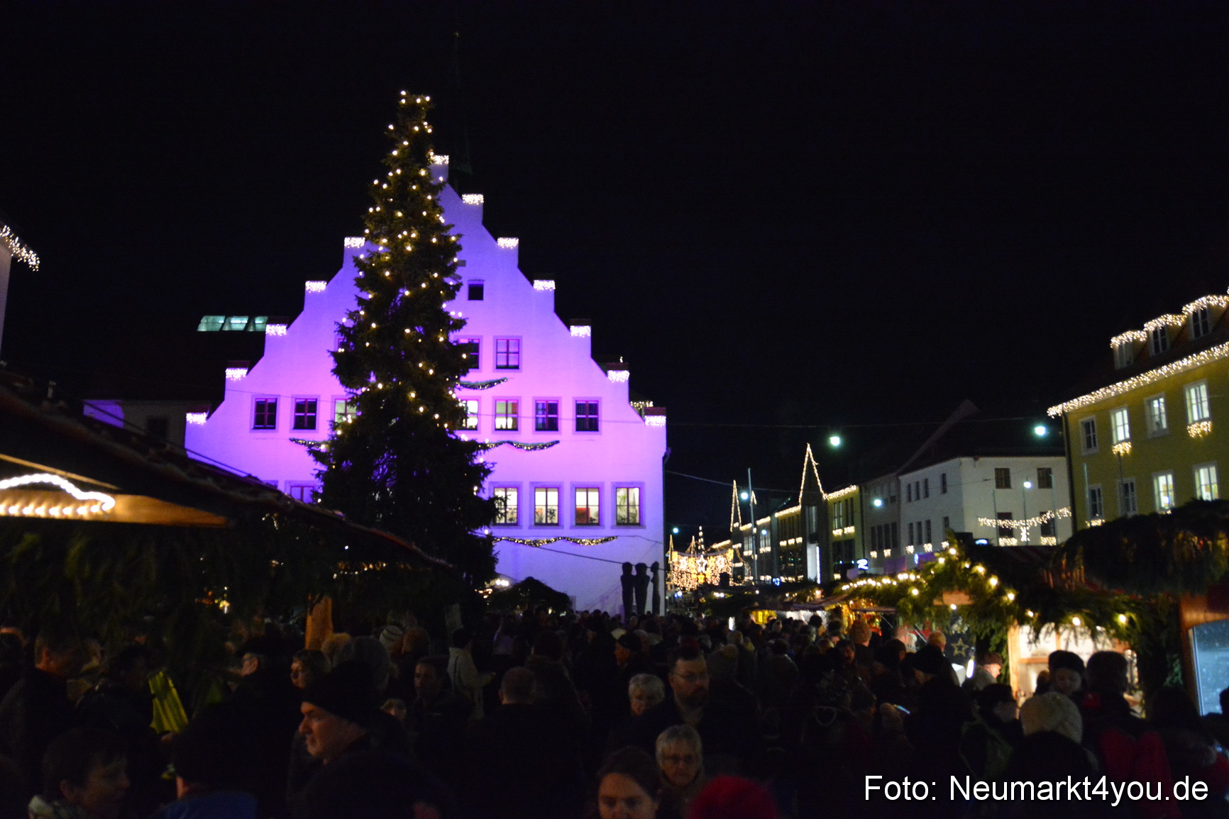 Weihnachtsmarkt Neumarkt 261115 0089