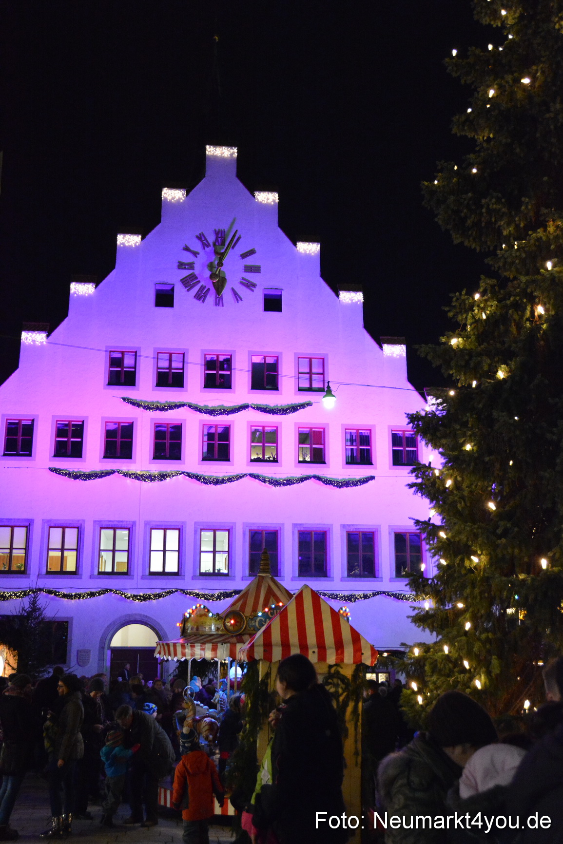 Weihnachtsmarkt Neumarkt 261115 0101