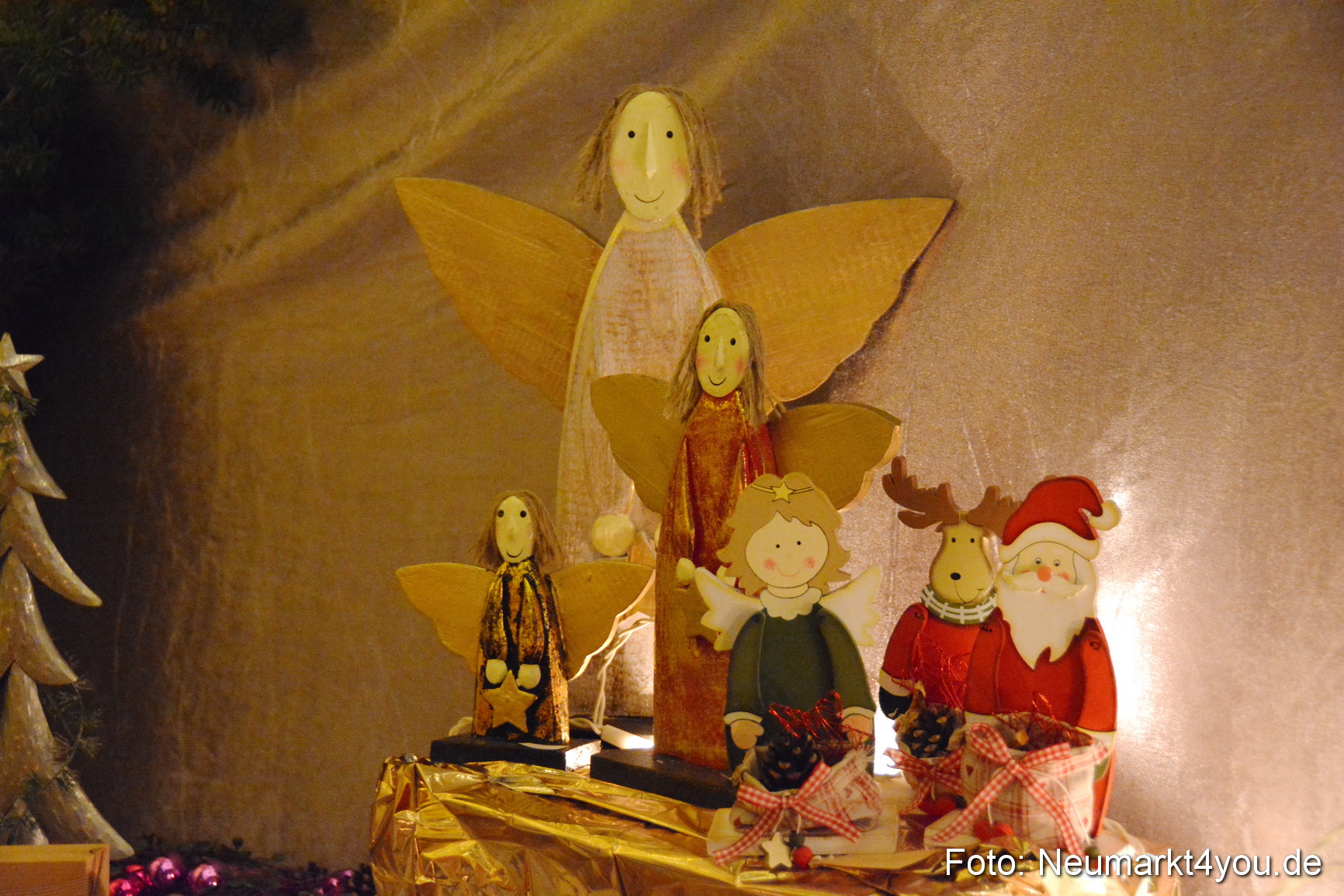 Weihnachtsmarkt Neumarkt 261115 0115