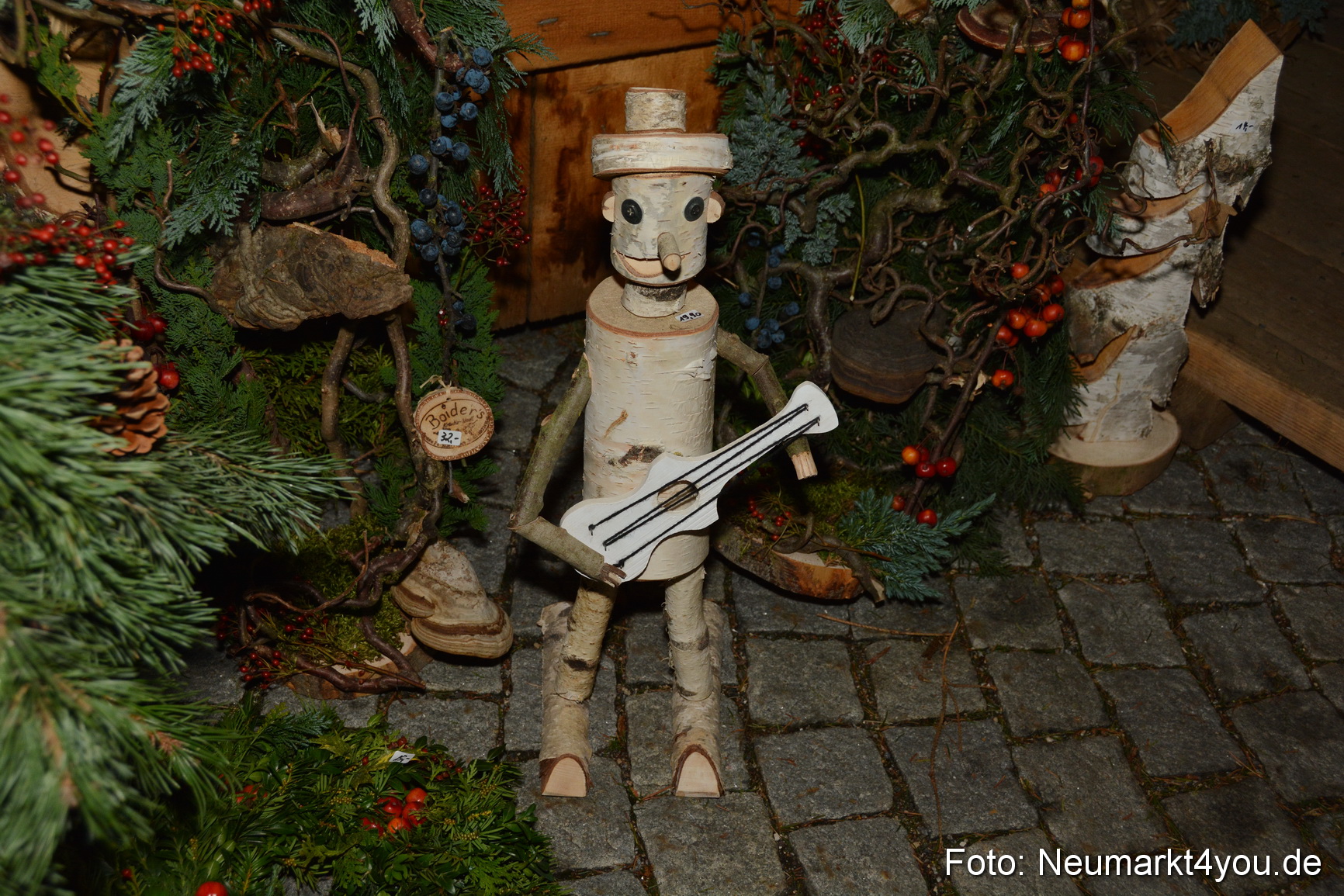 Weihnachtsmarkt Neumarkt 261115 0123