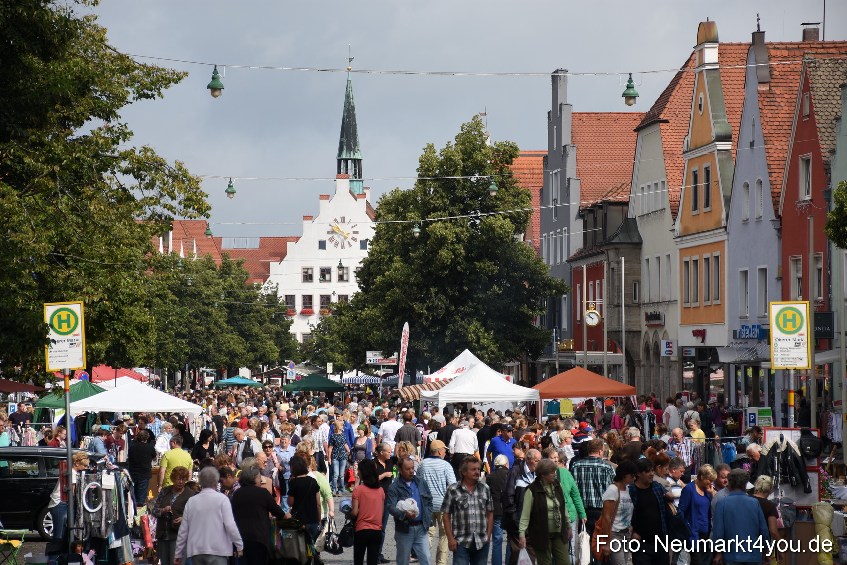 Altstadtflohmarkt Neumarkt 060816 0004