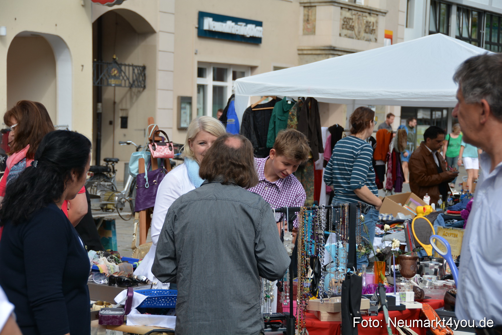 Altstadtflohmarkt Neumarkt 060816 0008