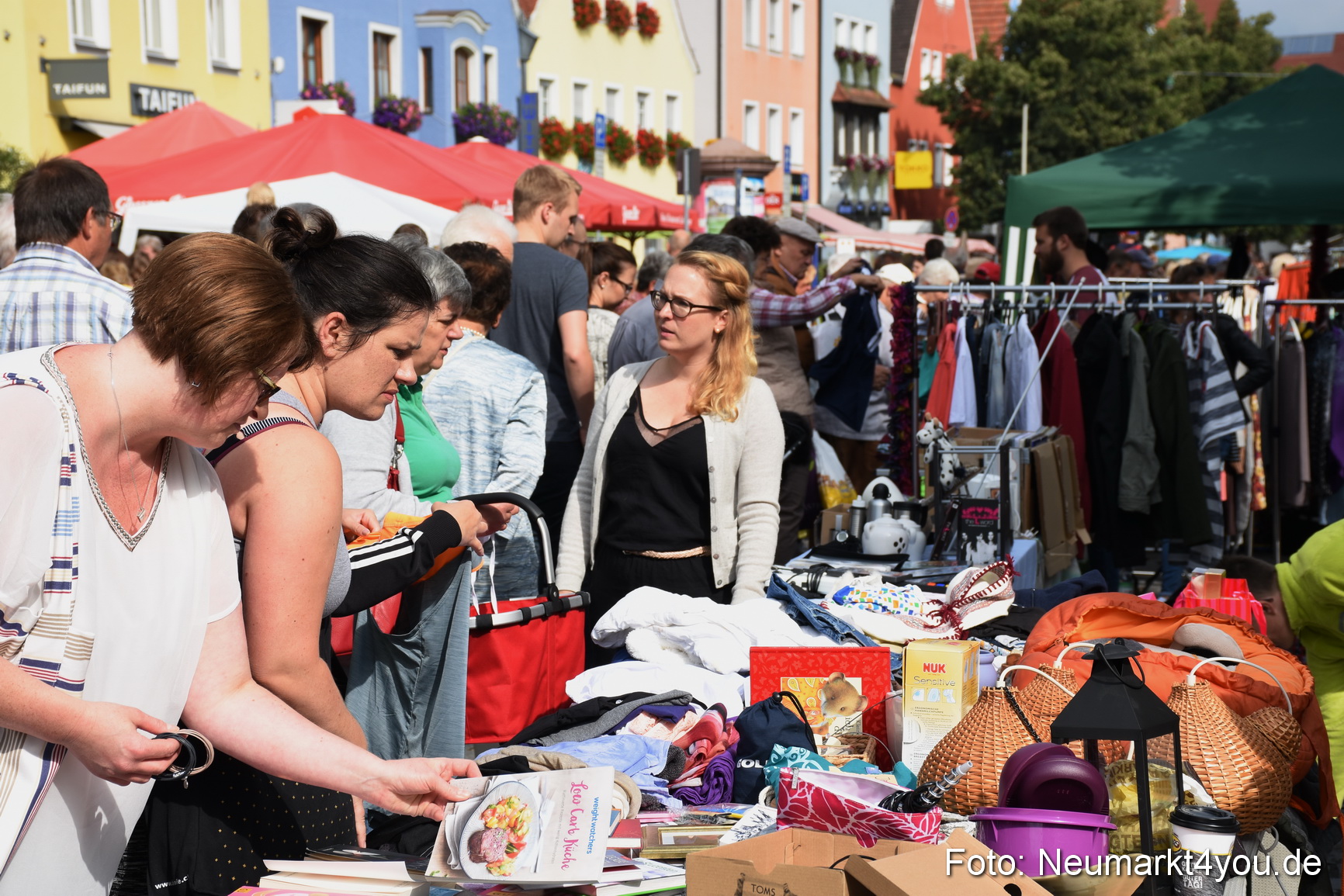 Altstadtflohmarkt Neumarkt 060816 0015