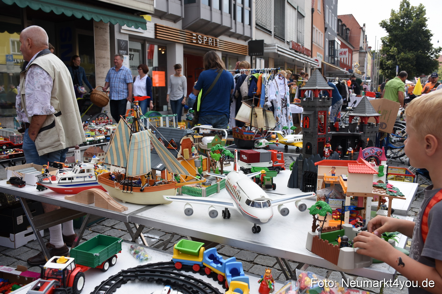 Altstadtflohmarkt Neumarkt 060816 0023