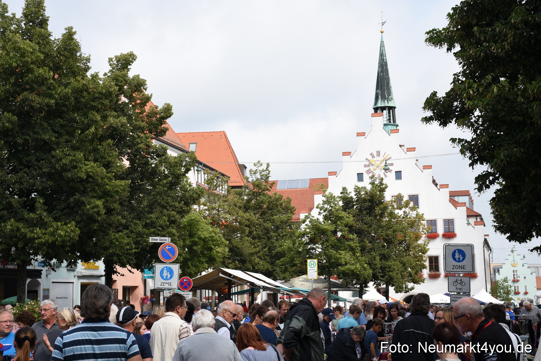 Altstadtflohmarkt Neumarkt 060816 0028