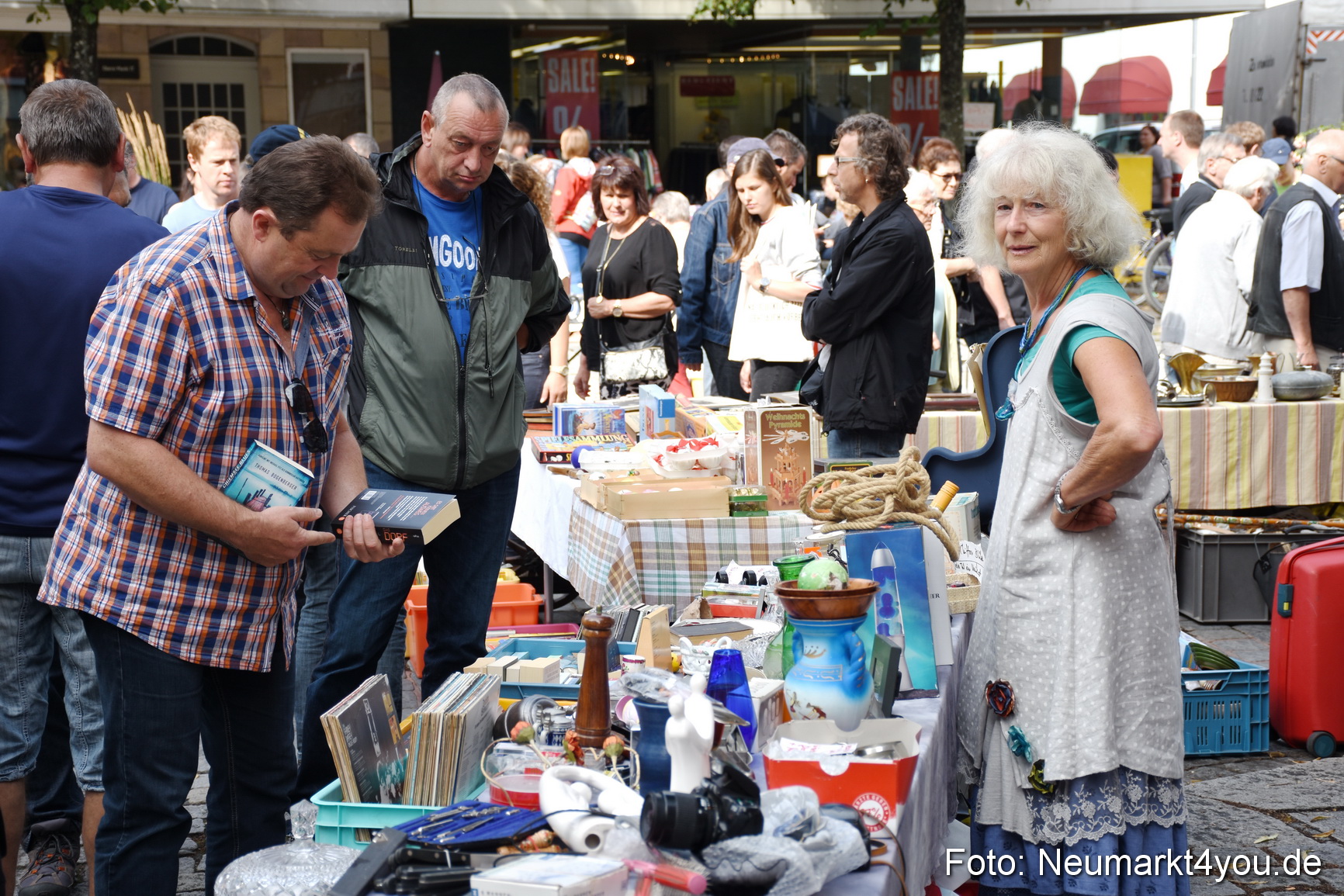 Altstadtflohmarkt Neumarkt 060816 0031