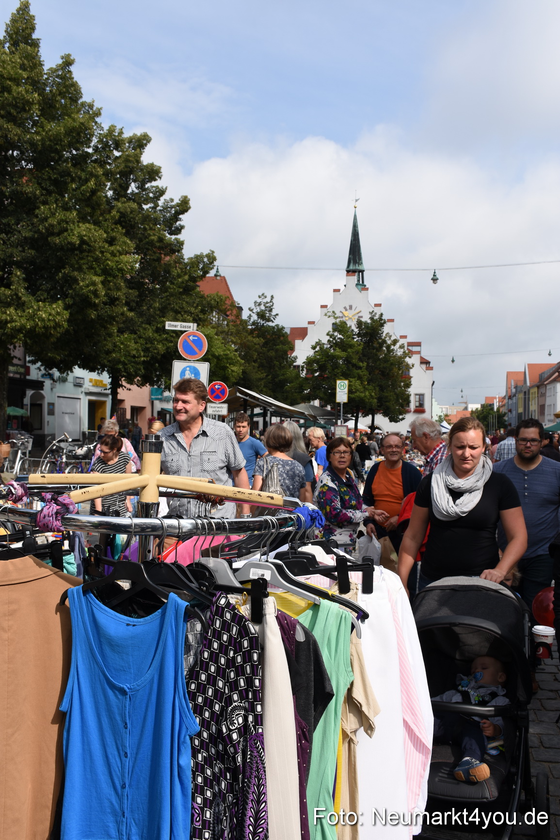 Altstadtflohmarkt Neumarkt 060816 0033