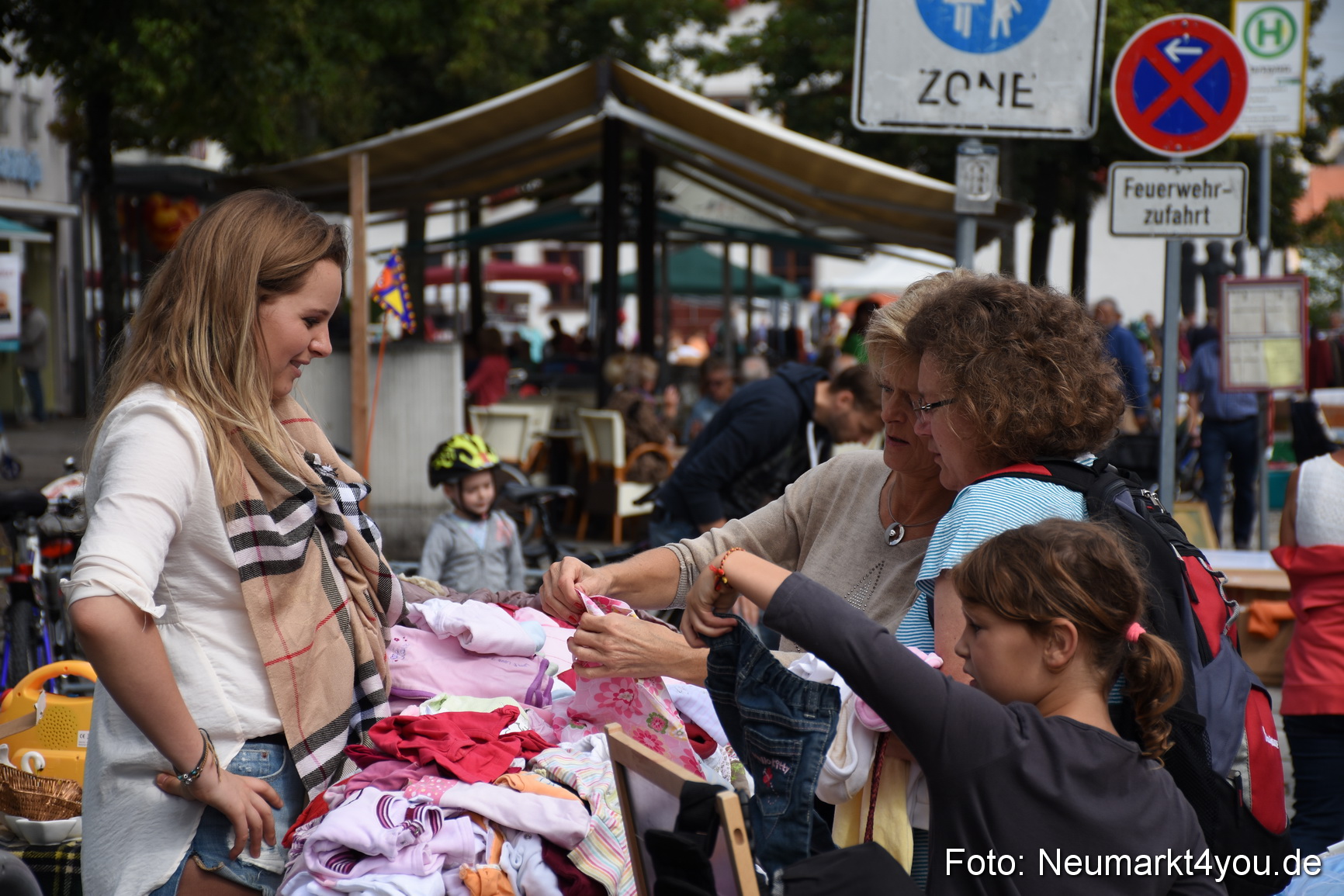 Altstadtflohmarkt Neumarkt 060816 0034