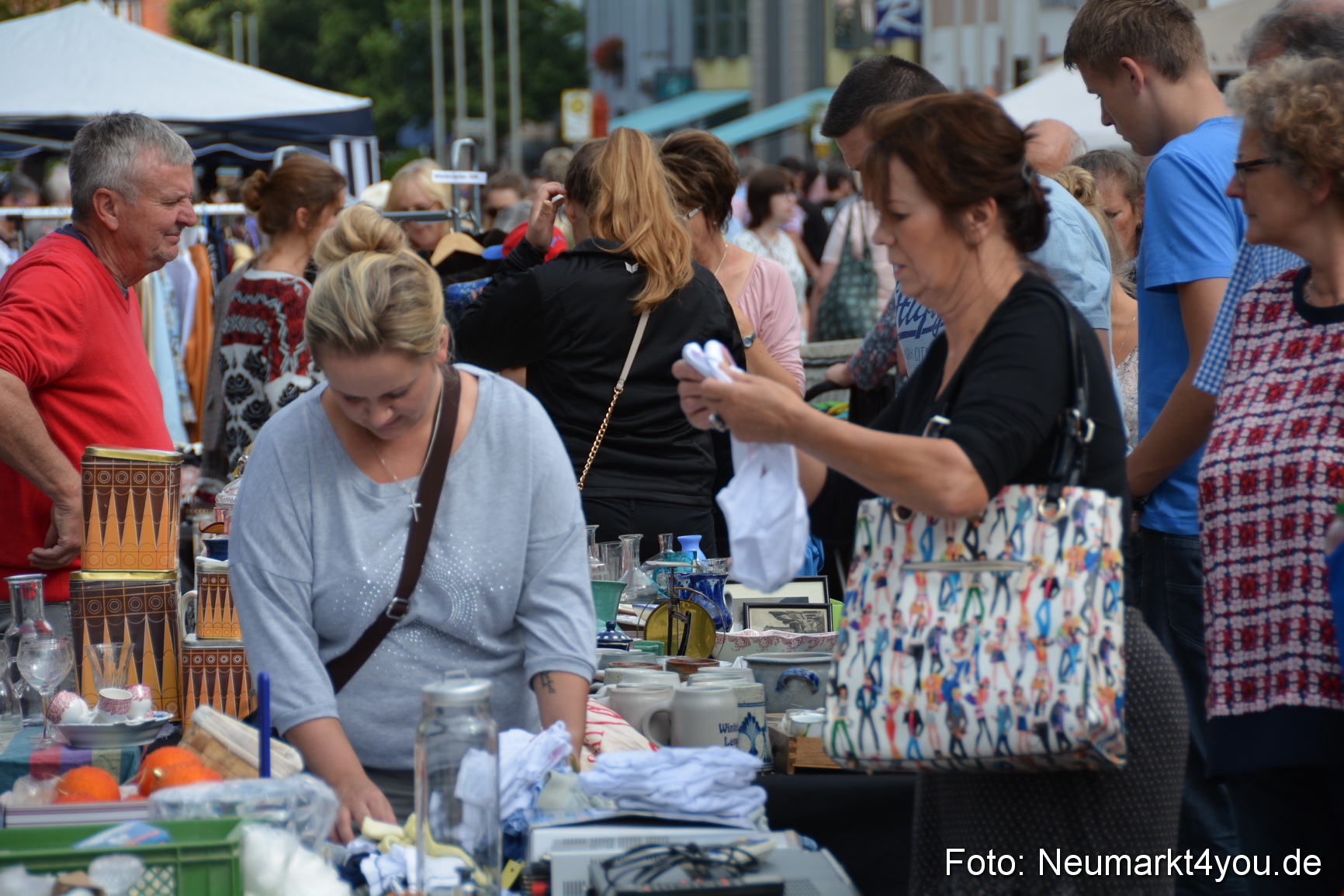 Altstadtflohmarkt Neumarkt 060816 0036