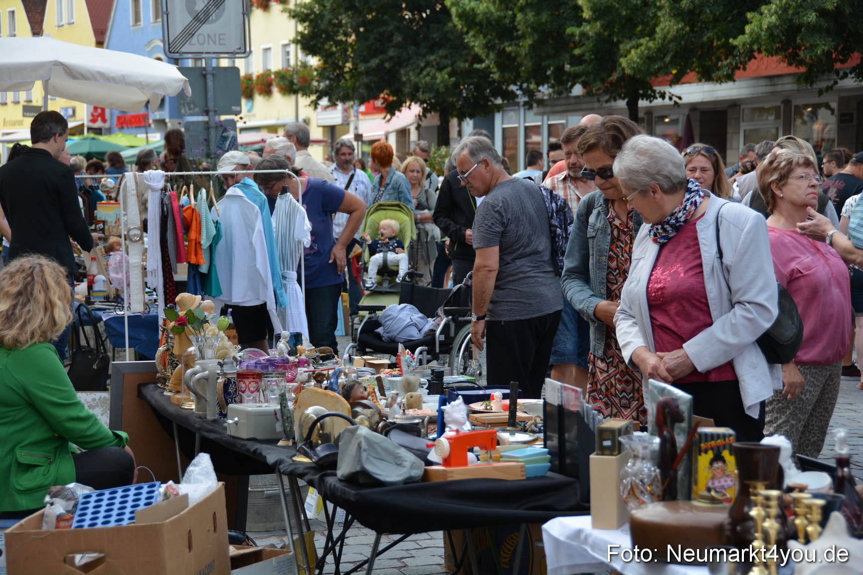 Altstadtflohmarkt Neumarkt 060816 0042