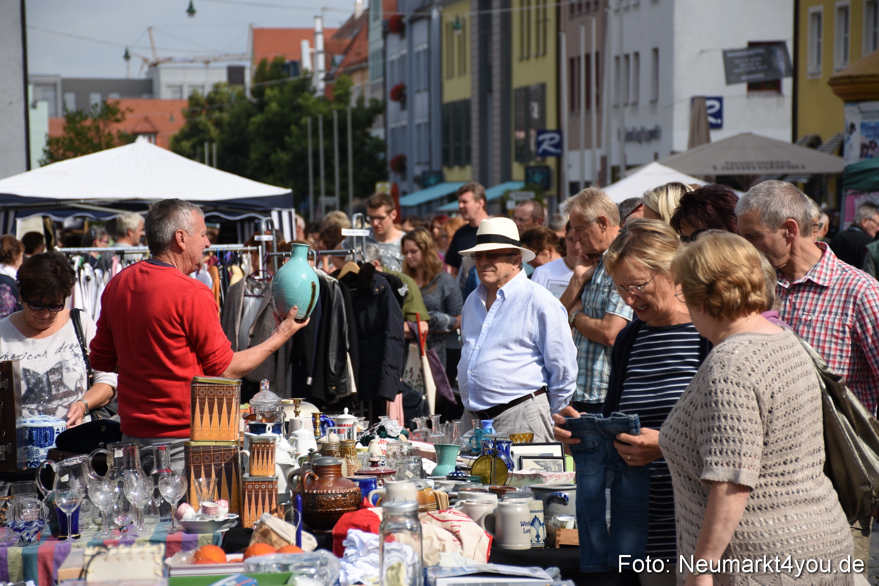 Altstadtflohmarkt Neumarkt 060816 0044