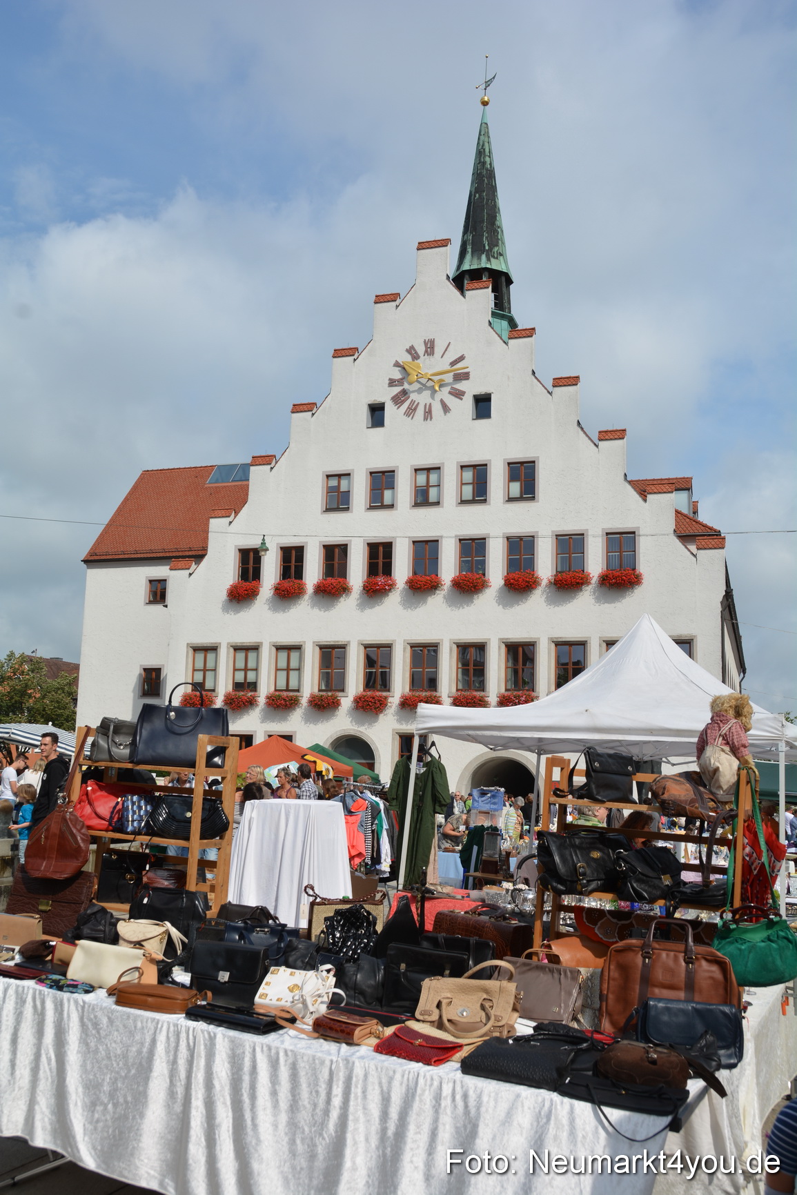 Altstadtflohmarkt Neumarkt 060816 0048
