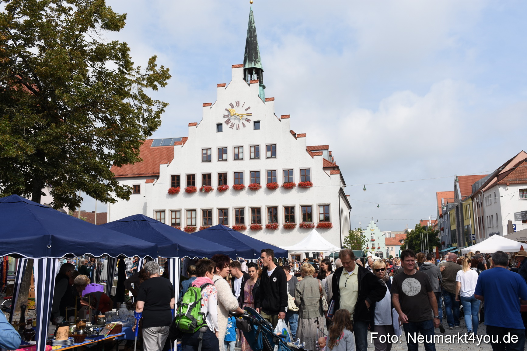 Altstadtflohmarkt Neumarkt 060816 0055