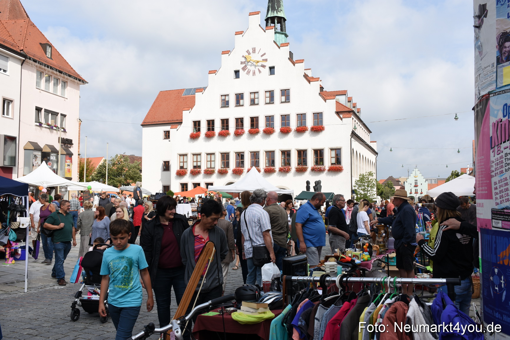 Altstadtflohmarkt Neumarkt 060816 0058