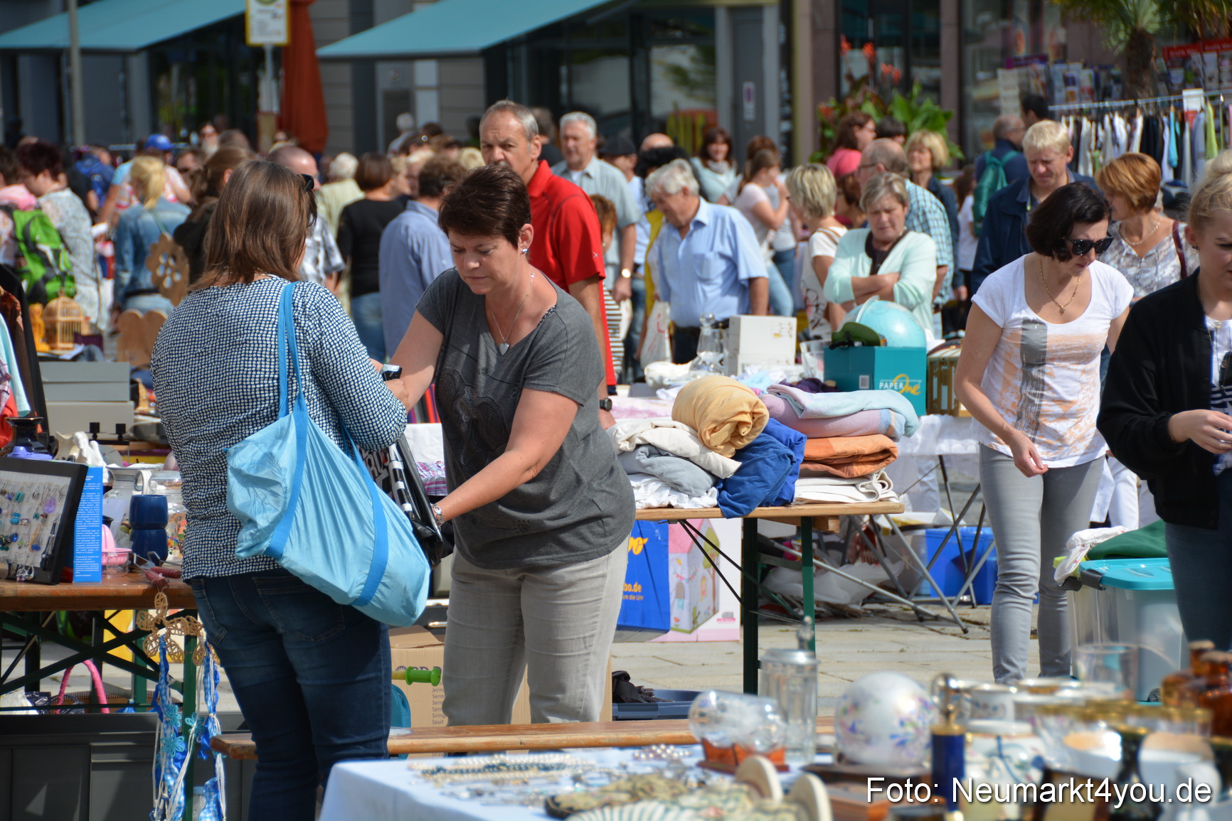 Altstadtflohmarkt Neumarkt 060816 0065