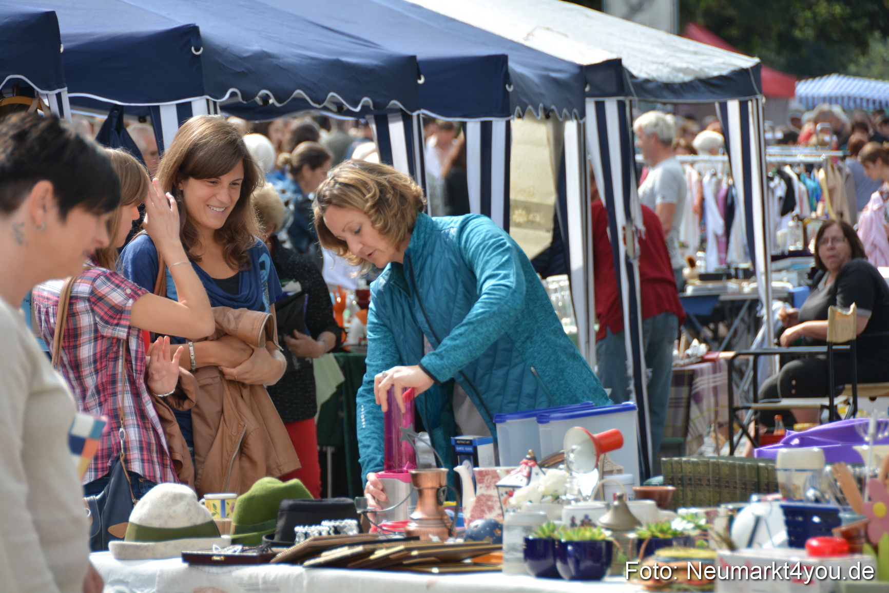 Altstadtflohmarkt Neumarkt 060816 0068
