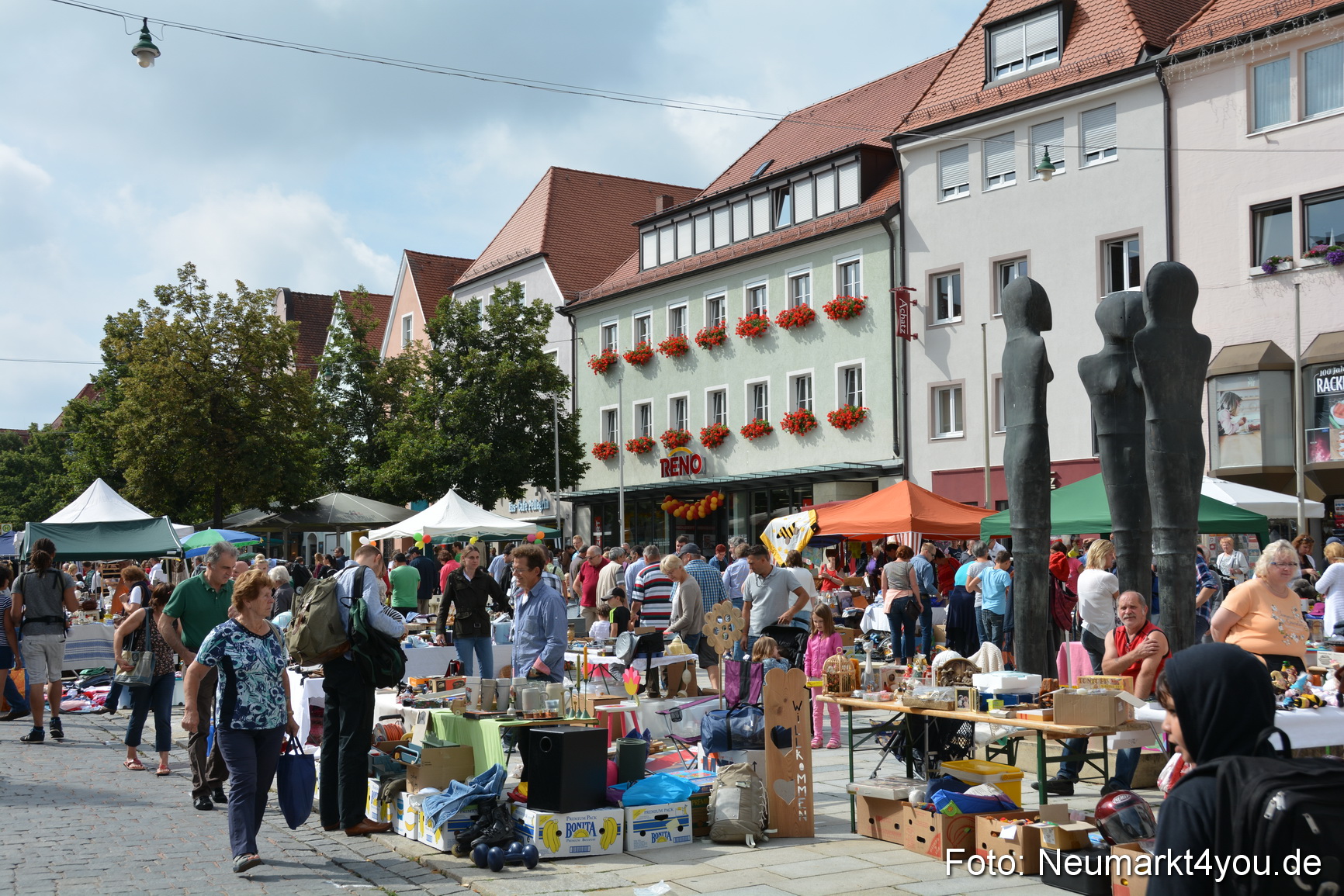 Altstadtflohmarkt Neumarkt 060816 0078