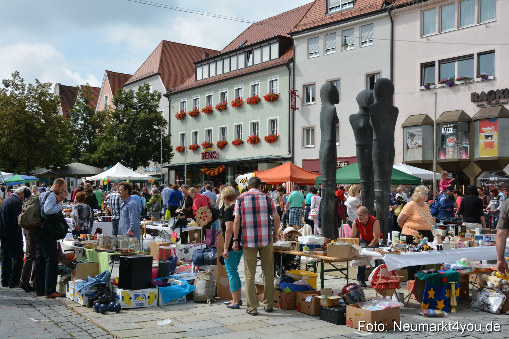 Altstadtflohmarkt Neumarkt 060816 0081