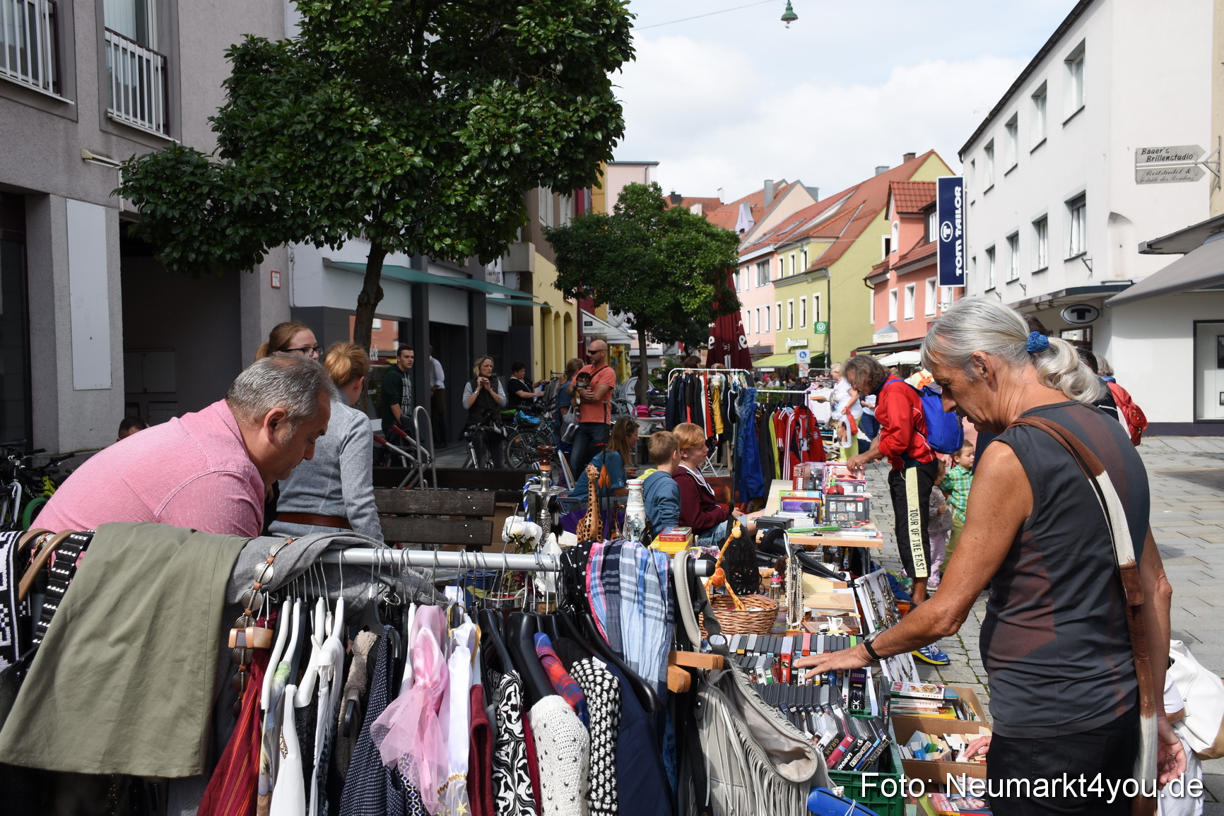 Altstadtflohmarkt Neumarkt 060816 0104