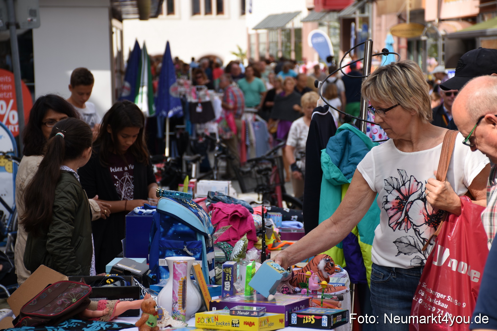 Altstadtflohmarkt Neumarkt 060816 0108