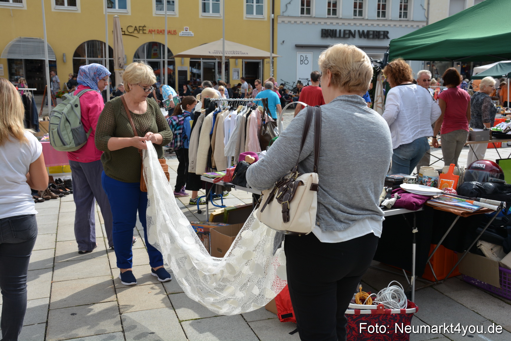 Altstadtflohmarkt Neumarkt 060816 0117
