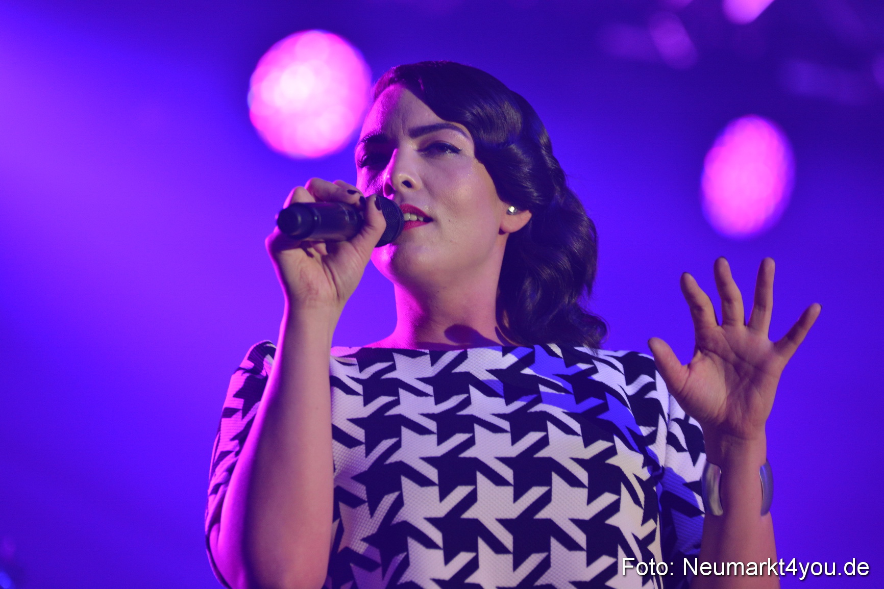 Caro Emerald Jazz Blues Open Wendelstein 300416 0029