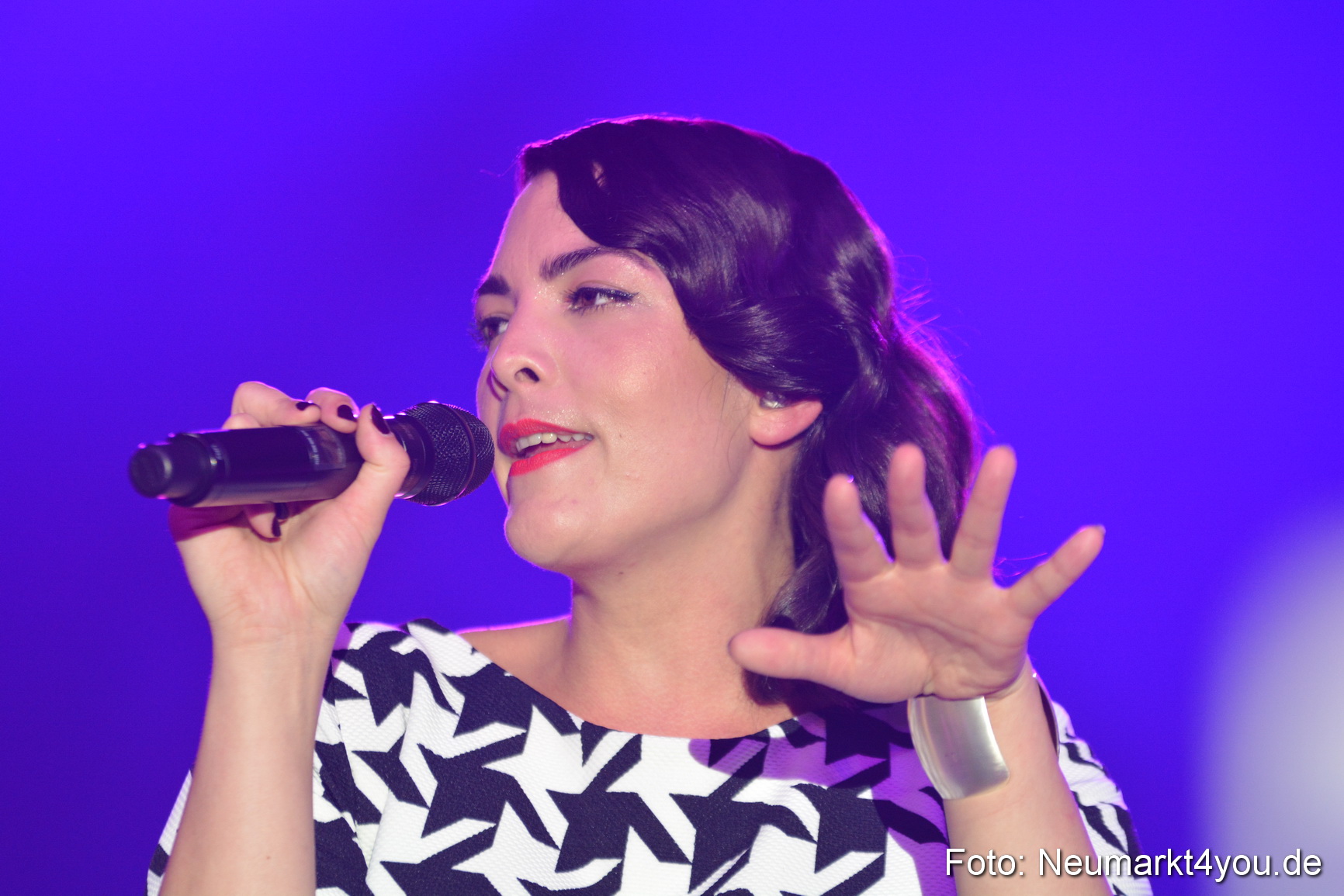 Caro Emerald Jazz Blues Open Wendelstein 300416 0077