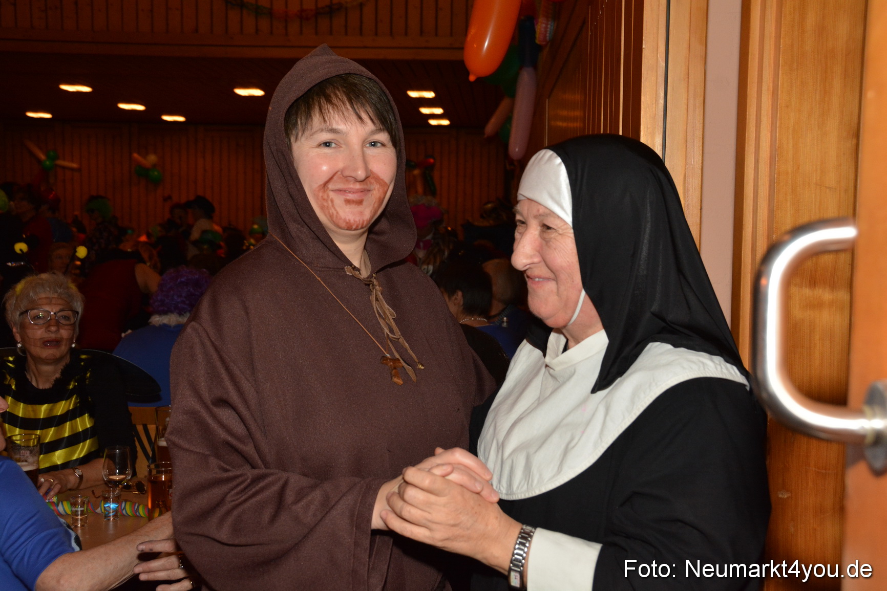 Weiberfasching in Neumarkt 040216 0009