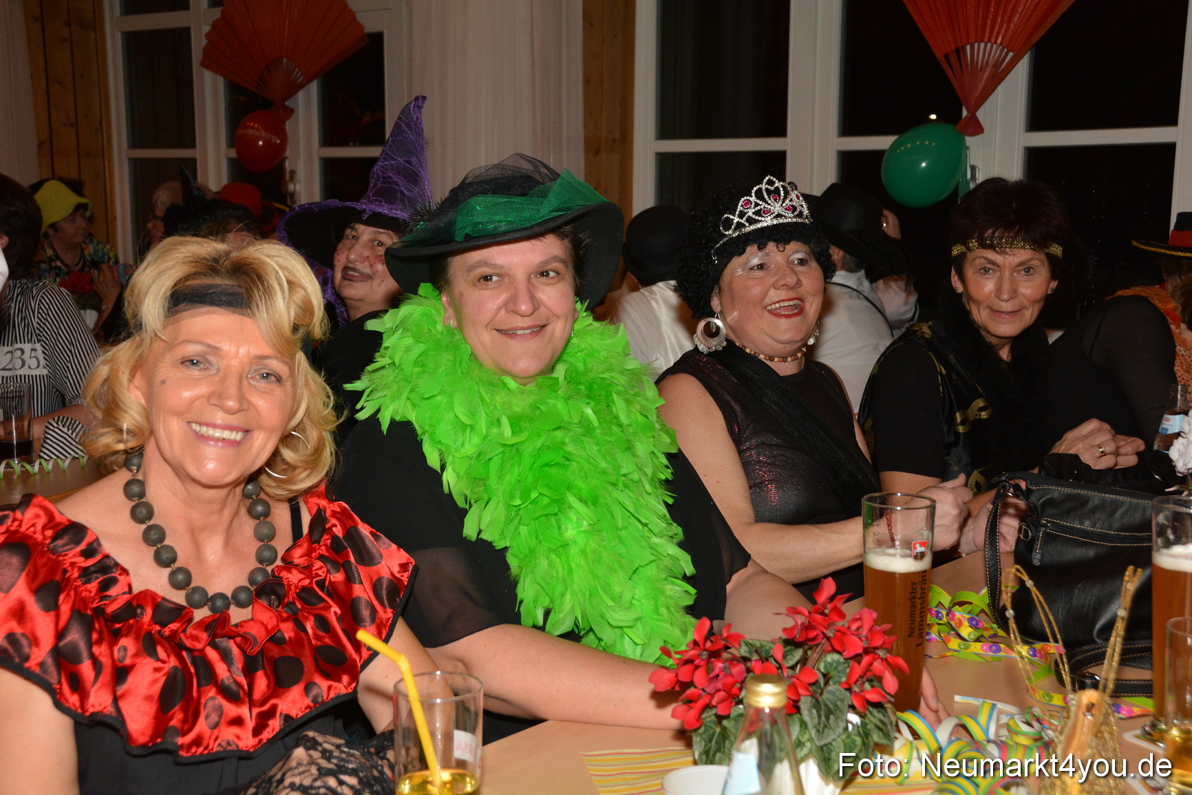 Weiberfasching in Neumarkt 040216 0019