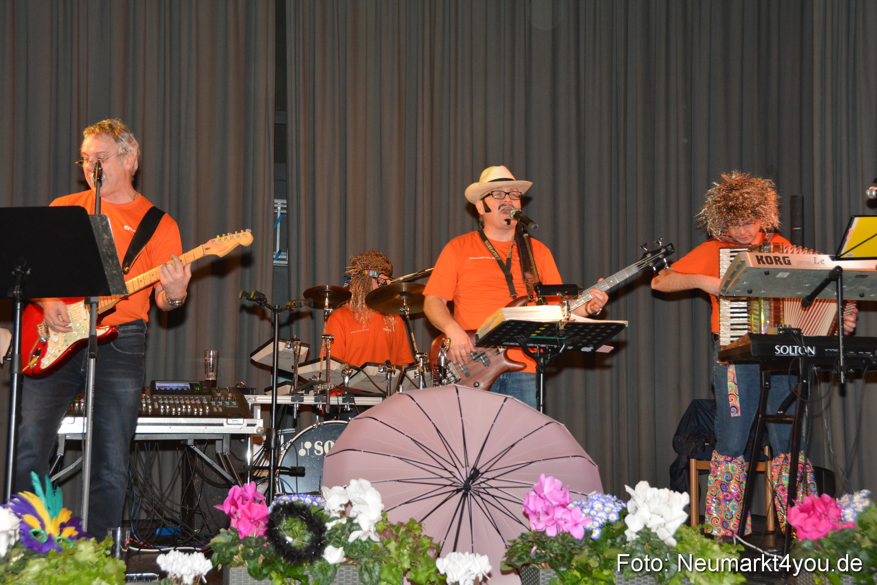 Weiberfasching in Neumarkt 040216 0023