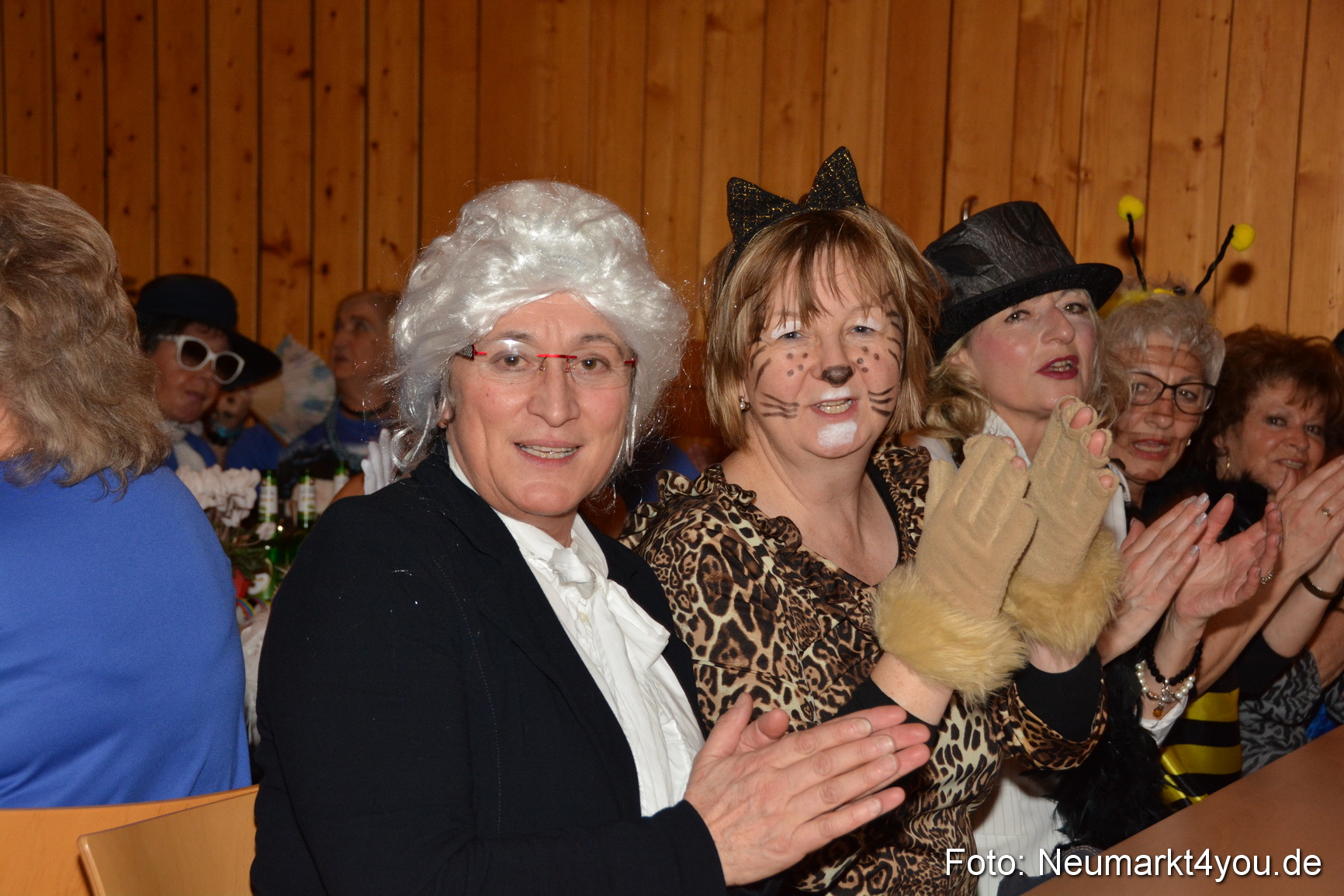 Weiberfasching in Neumarkt 040216 0030