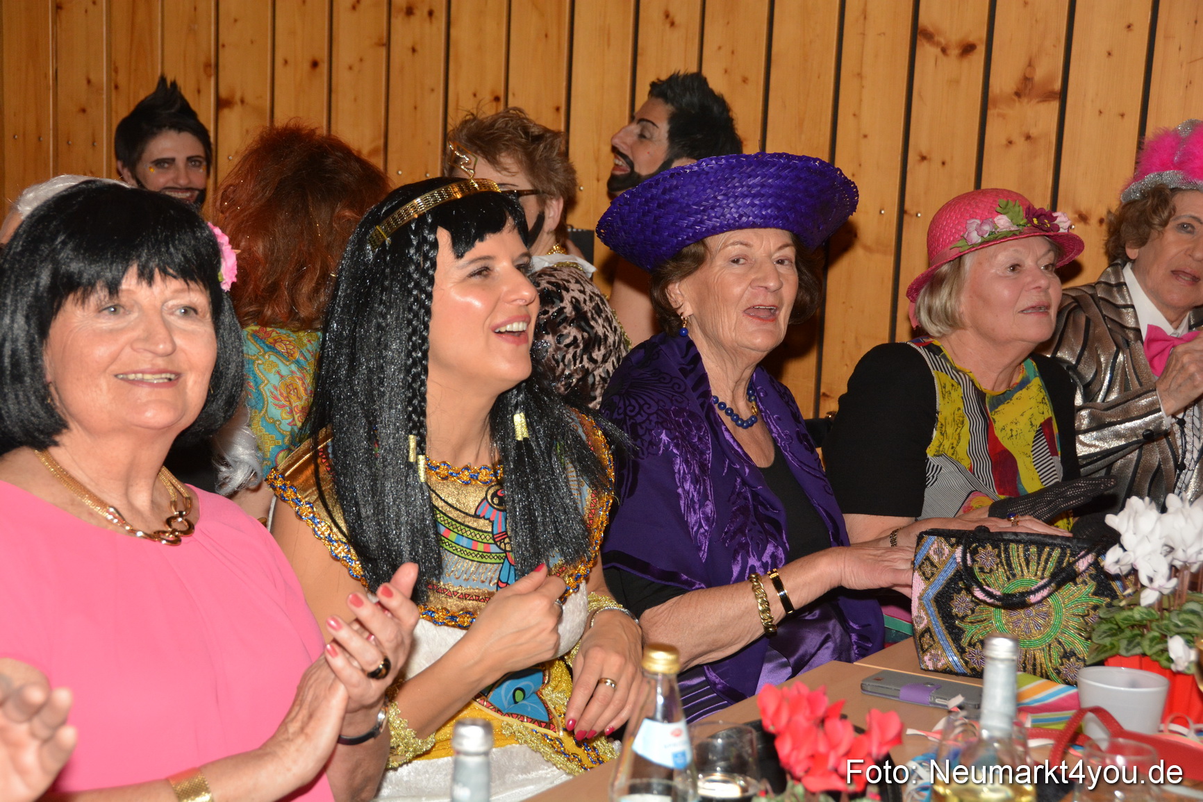 Weiberfasching in Neumarkt 040216 0034