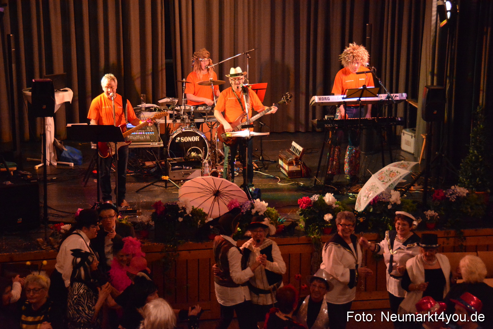 Weiberfasching in Neumarkt 040216 0045