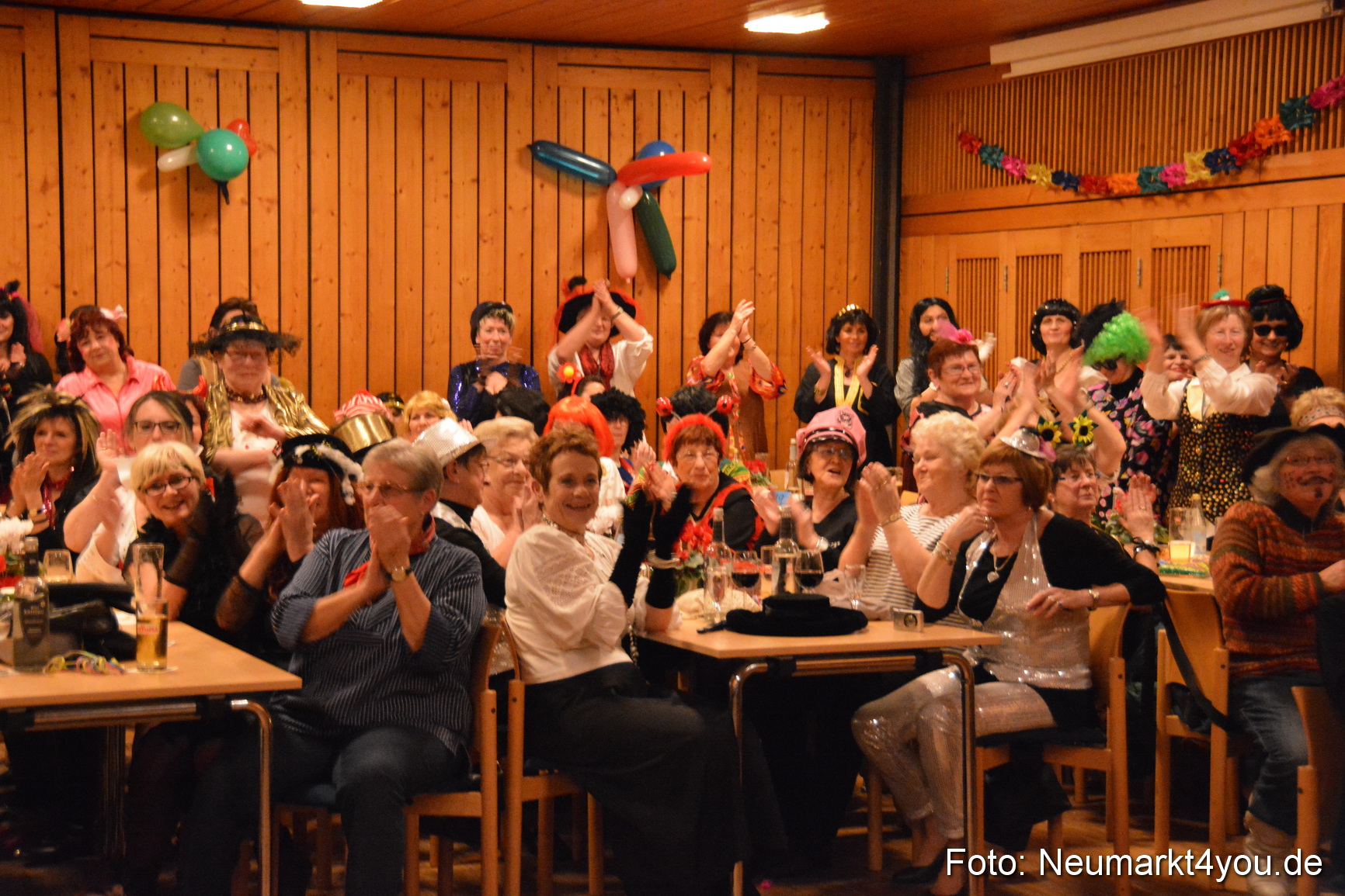 Weiberfasching in Neumarkt 040216 0078