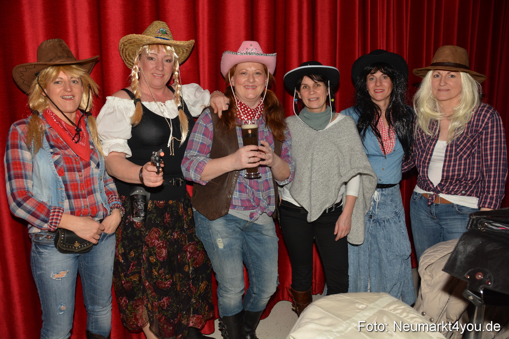 Weiberfasching in Neumarkt 040216 0081