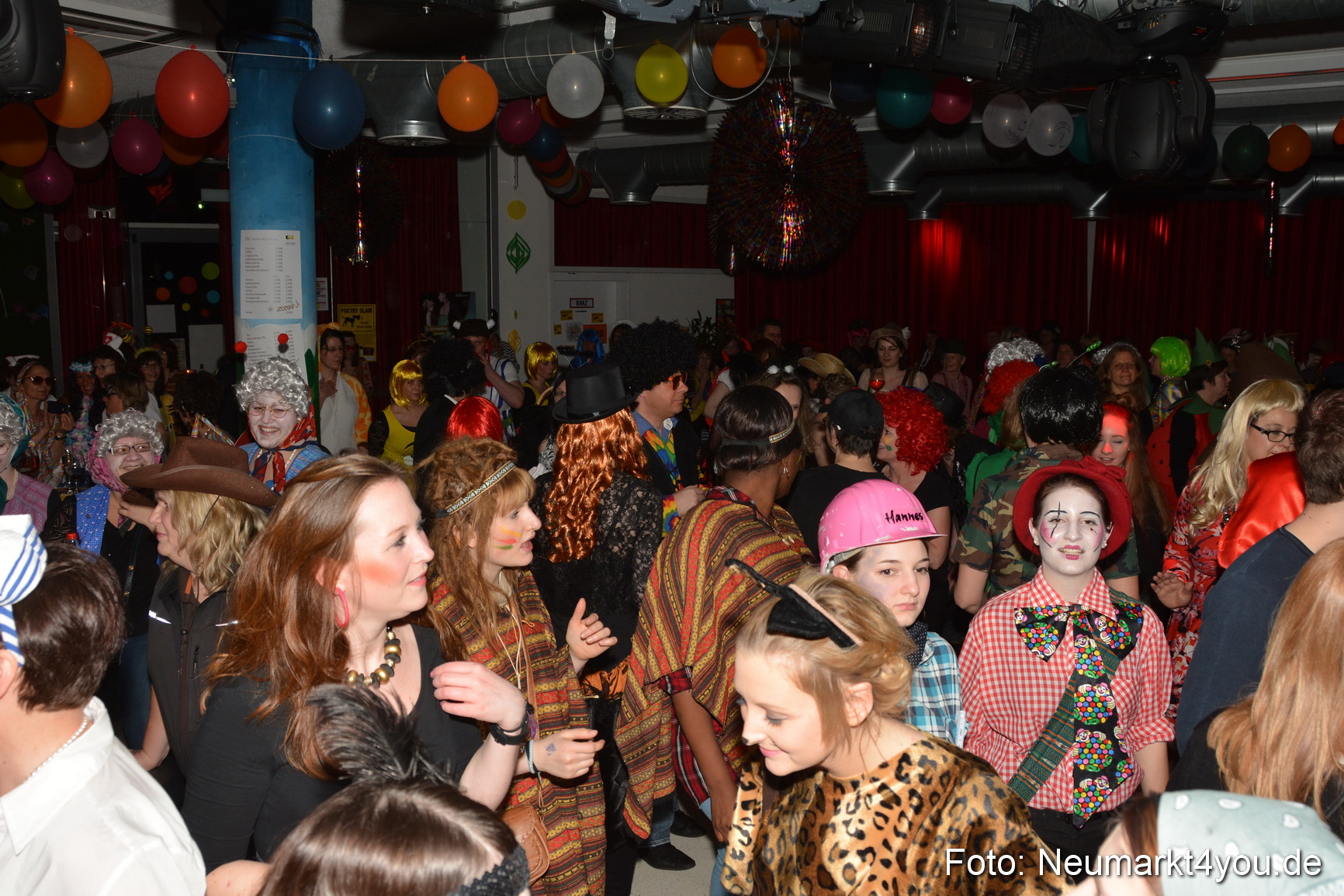 Weiberfasching in Neumarkt 040216 0097