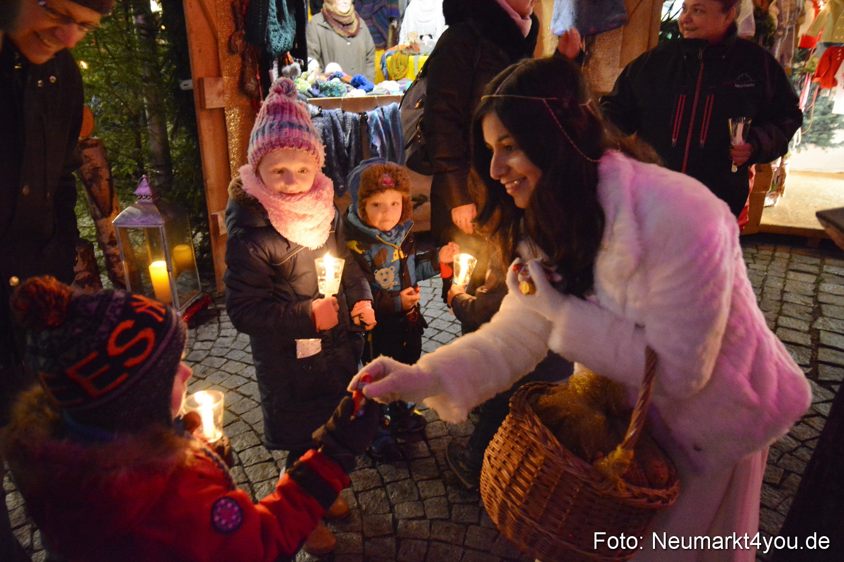 Weihnachtsmarkt Neumarkt 2016 0079