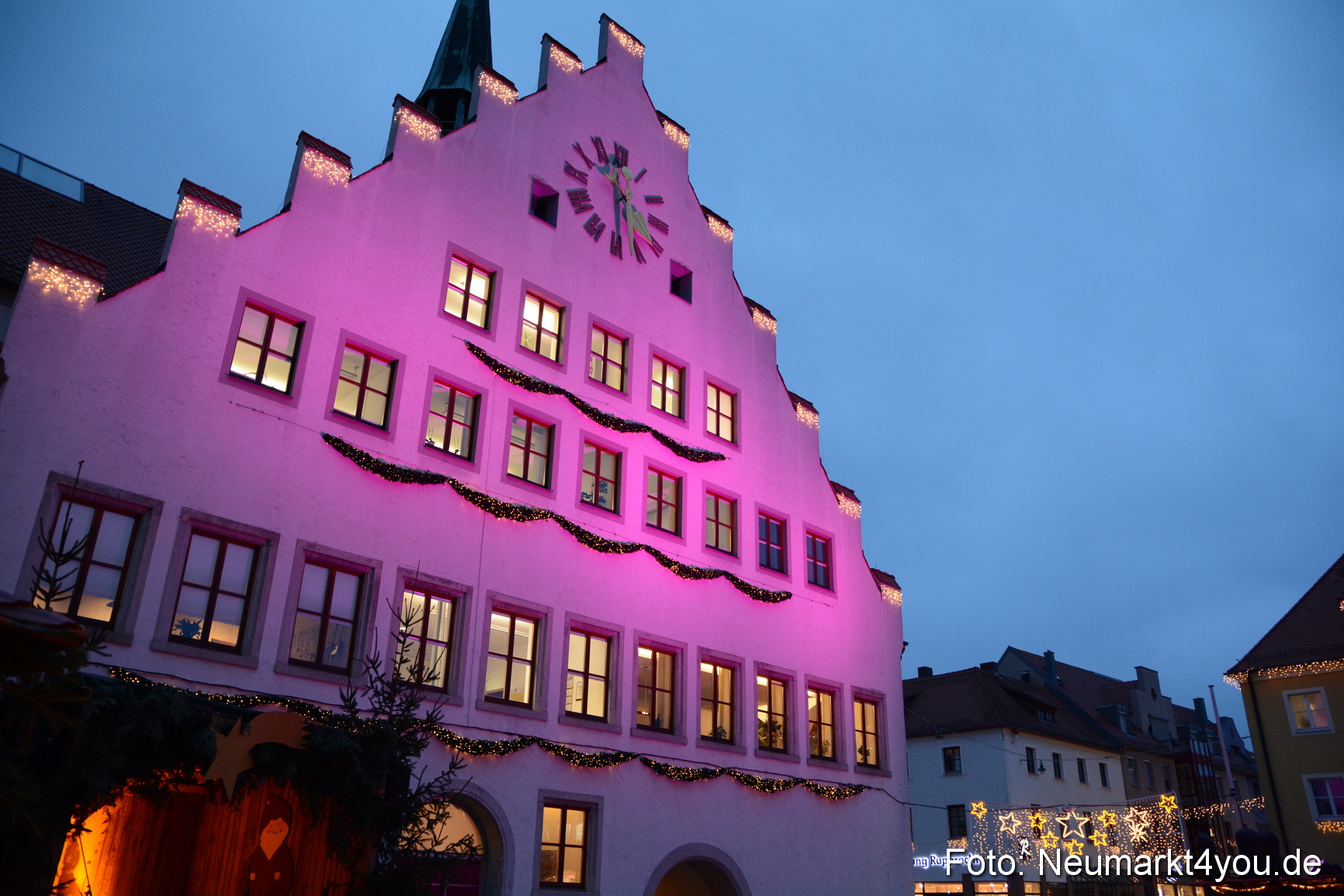 Weihnachtsmarkt Neumarkt Eroeffnung 241116 0012
